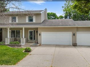 900 Knollwood Ln, Mason City, IA 50401