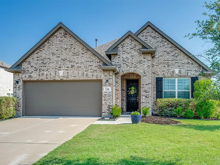 230 Fox Crossing Ln — Photo 3