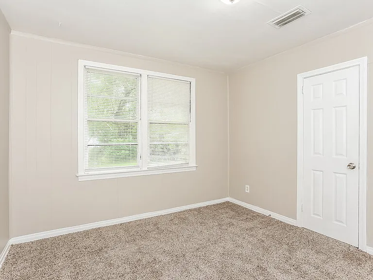 3037 Columbus Ave — Photo 12