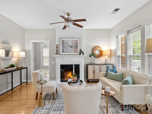 3224 Margellina Dr, Charlotte, NC 28209