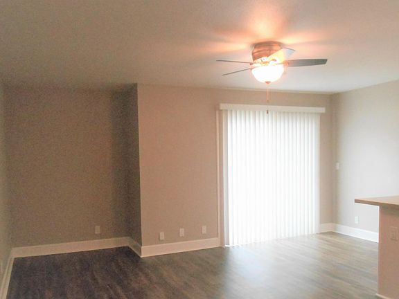 4th image of 221 Center St #221