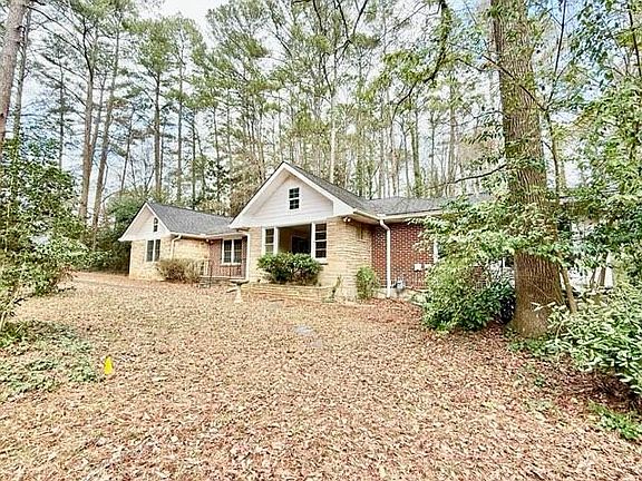 3rd image of 2076 Azalea Cir