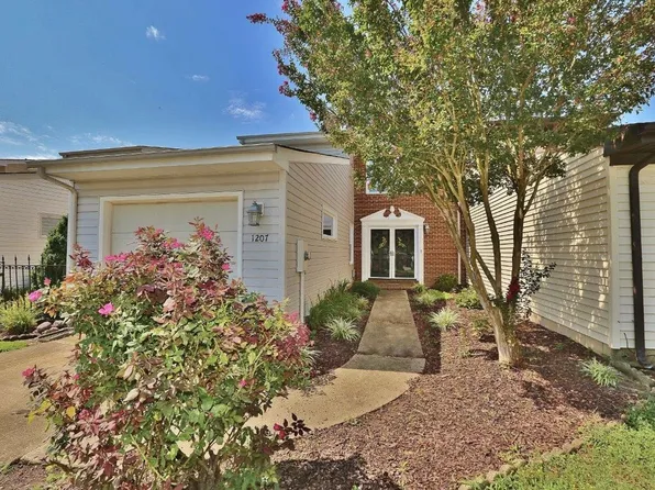 1207 Captain Adams Ct, Virginia Beach, VA 23455
