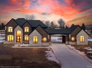 67748 Overlook Trl, Washington, MI 48094