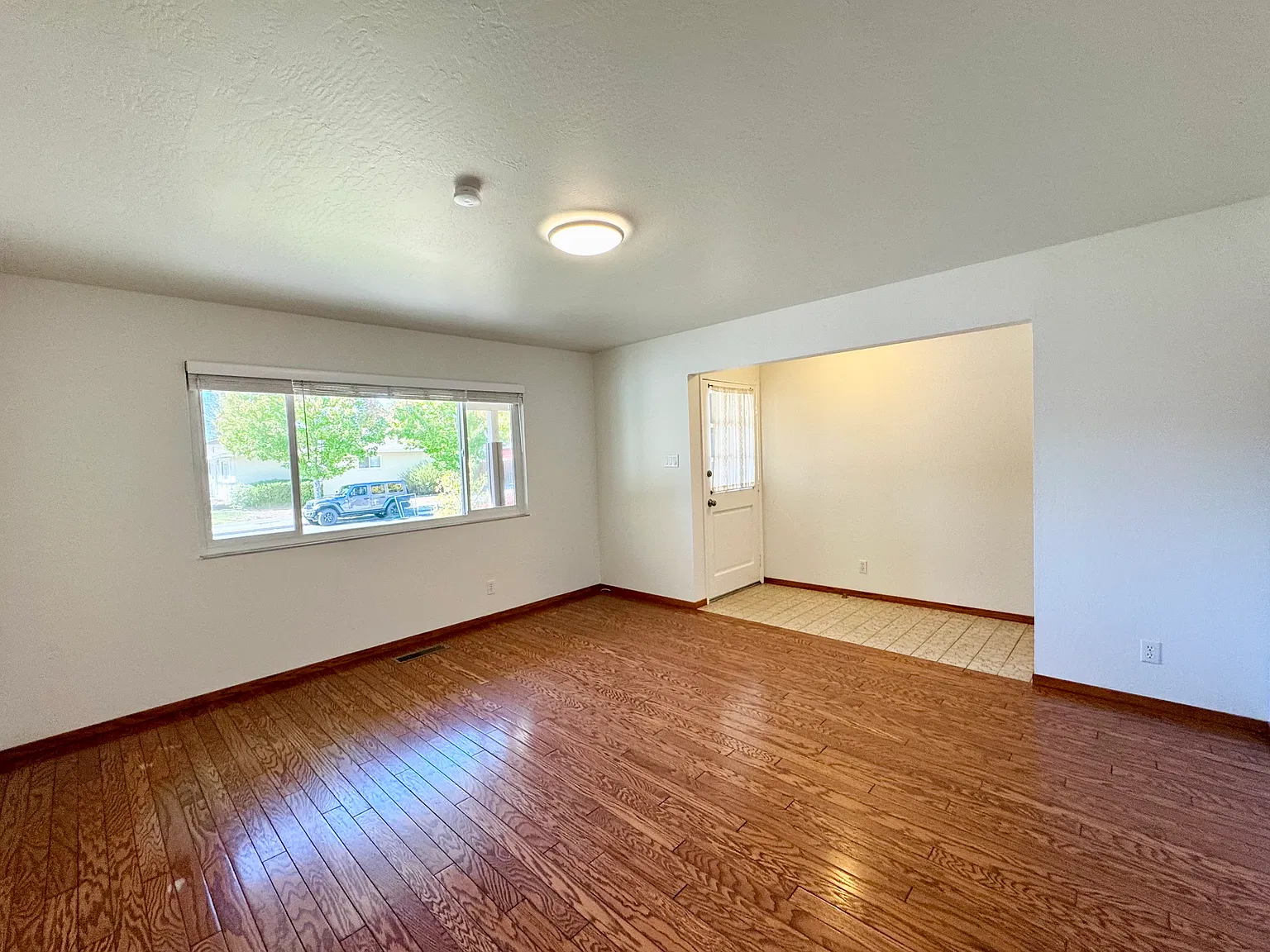 4 bed, 1556 sqft, $3,800 — Photo 3