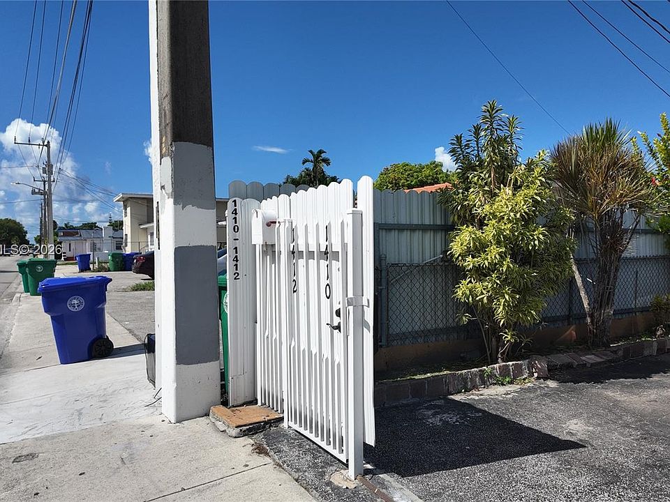 1st image of 1410 SW 22nd Ave