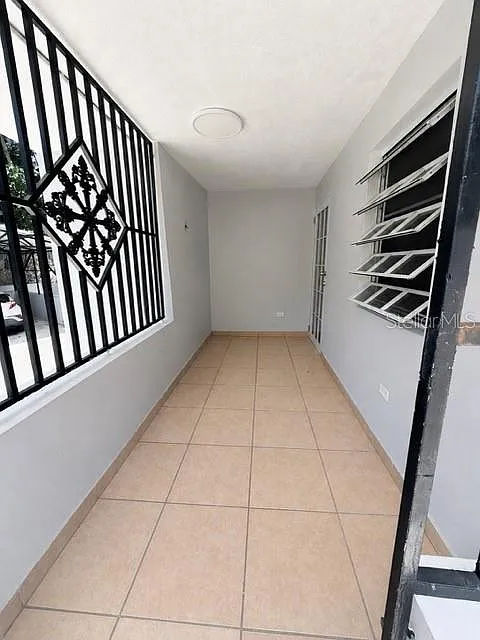 3 bed, 1.5 bath, 2000 sqft, $1,250 — Photo 2