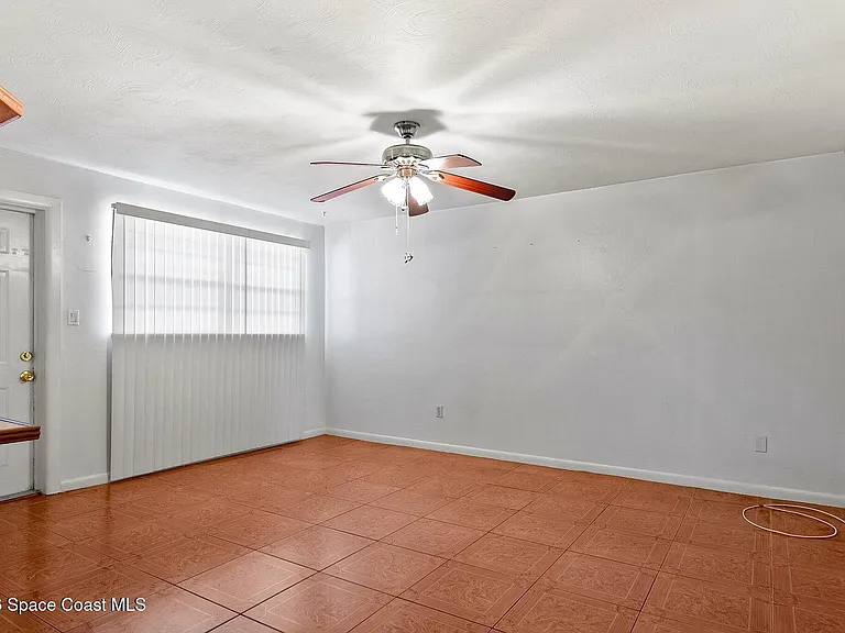 401 Monroe Ave #C201 — Photo 8