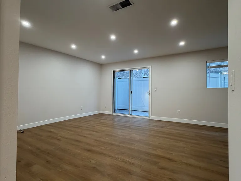 327 S Madison Way #C — Photo 11