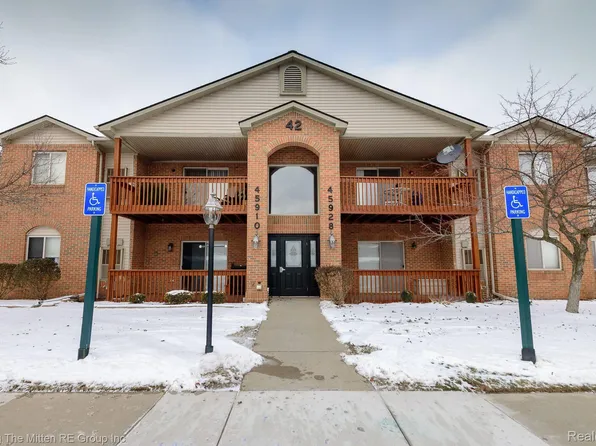 45912 Purple Sage Ct, Belleville, MI 48111