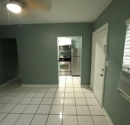 3rd image of 1645 NE 149th St APT 1