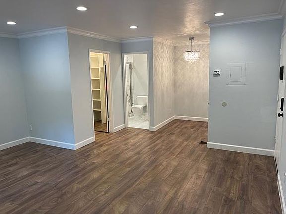 5th image of 410 Boardwalk Ave APT 4