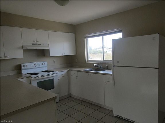 3rd image of 130 Gretchen Ave S