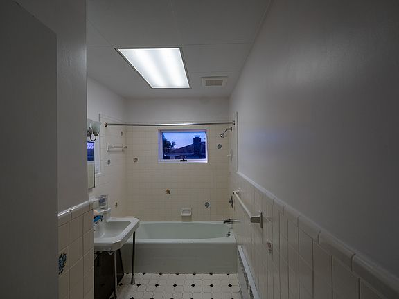 2nd image of 43 4th St #1