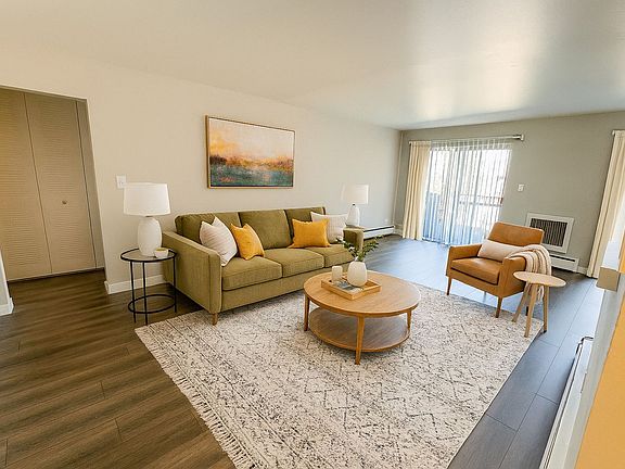 4th image of 3209-3211 E Fountain Blvd #309-A