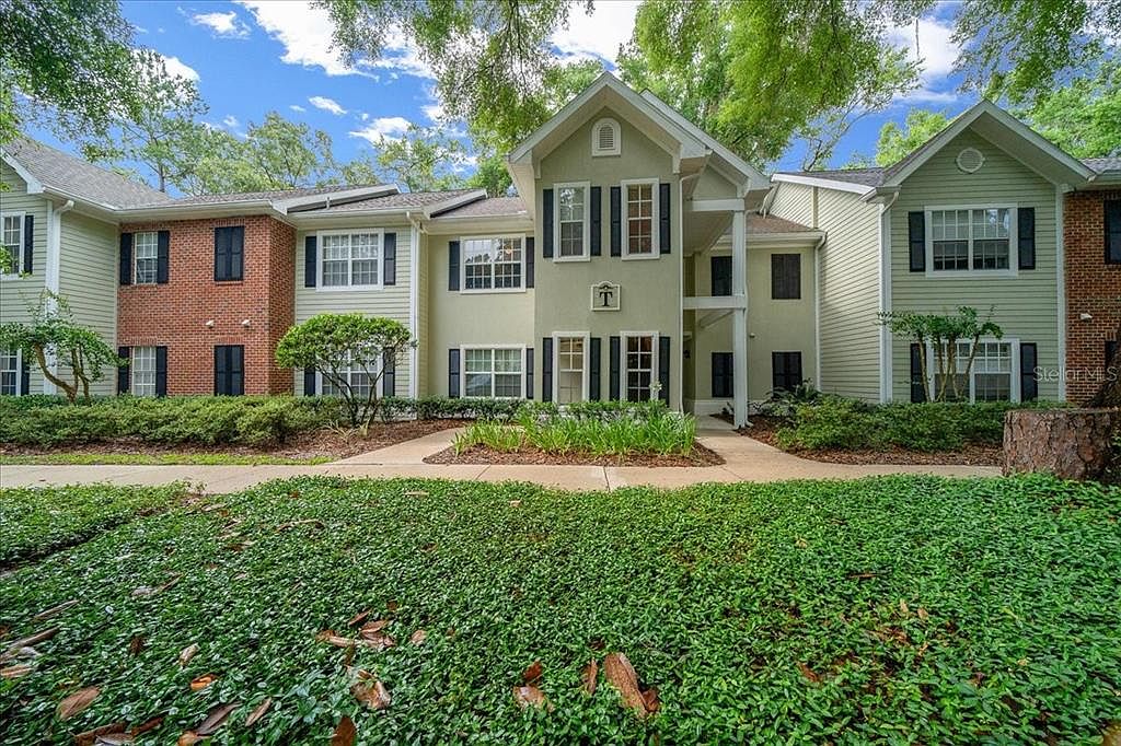 10000 SW 52nd Ave APT 120