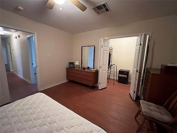 5th image of 521 Avenue F