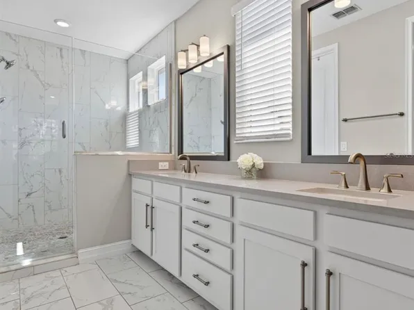 19700 Roseate Dr, Lutz, FL 33558