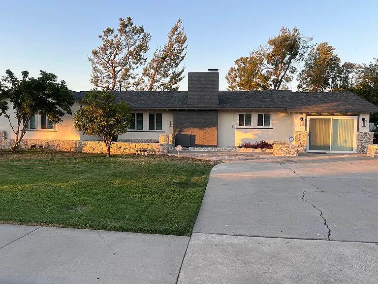 4243 Monroe St — Photo 1