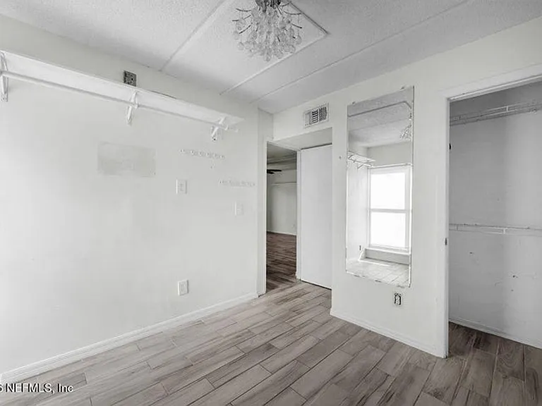 400 1st St S #D — Photo 12