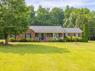 1407A Oak Ridge Rd, Kernersville, NC 27284
