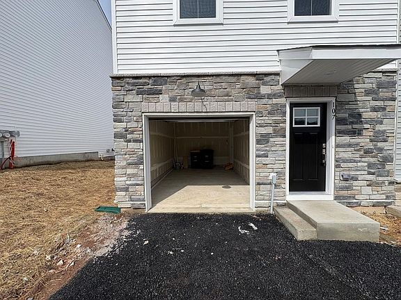 5th image of 107 Abramo Victor Dr