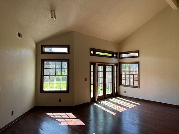 3rd image of 3224 Van Eeden Ct