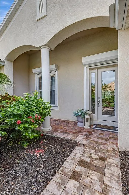 3 bed, 2.5 bath, 2250 sqft, $6,500 — Photo 2