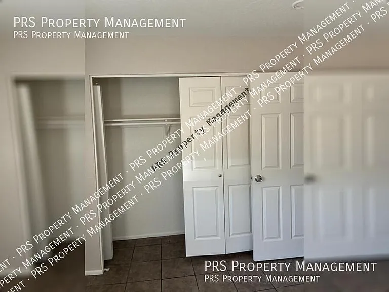 10641 N 15th Ave #B — Photo 11