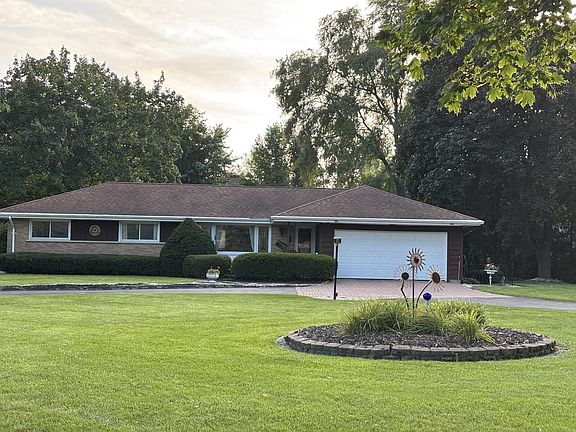 2nd image of 1701 W Donges Bay ROAD