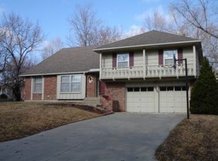 8404 W 88th St, Overland Park, KS 66212