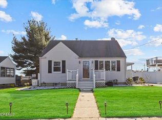 93 Barkalow Ave, Freehold, NJ 07728