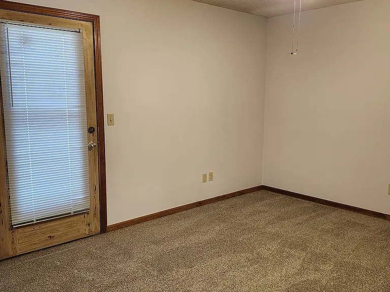 4059 S Franklin Ave — Photo 17
