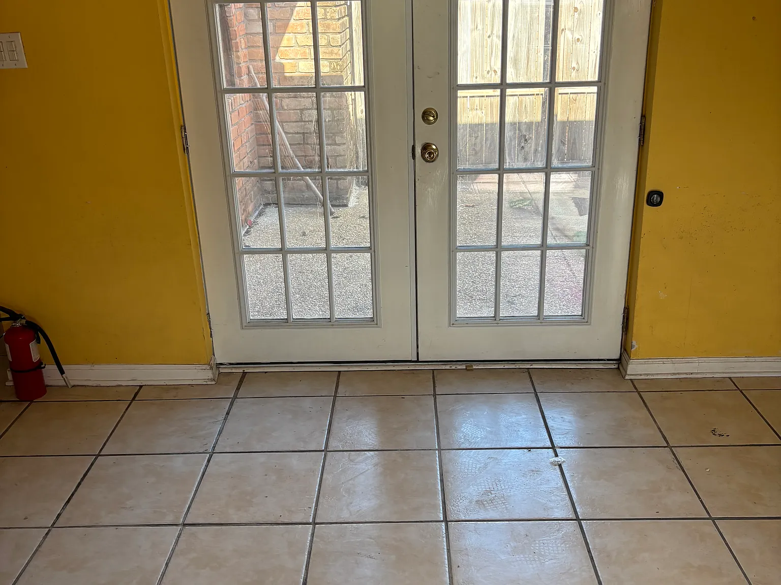 2 bed, 1000 sqft, $1,100 — Photo 2