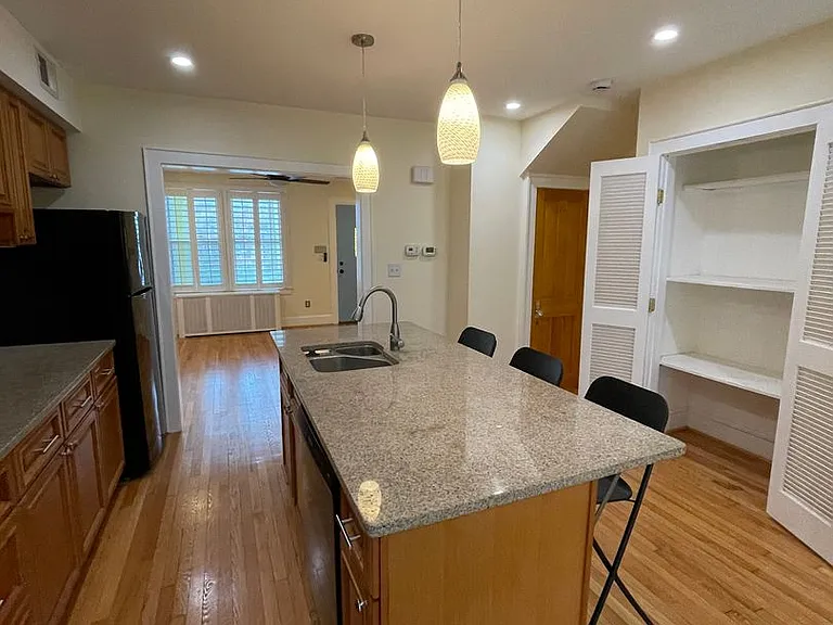 539 24th St NE — Photo 18