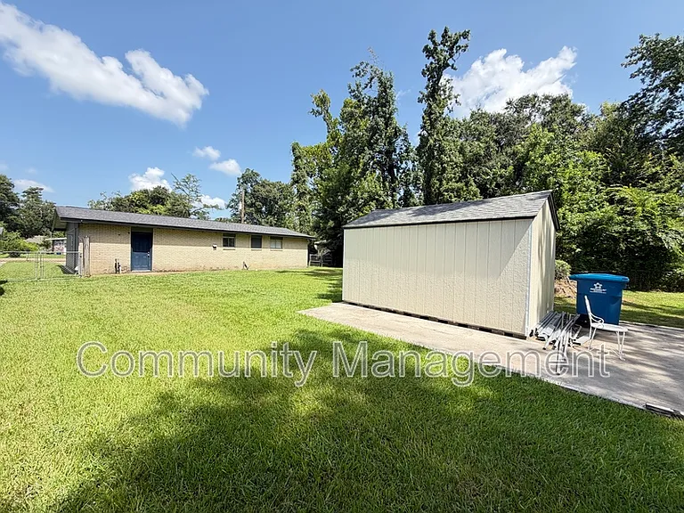 1442 Clinton Dr — Photo 14