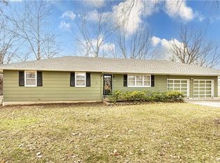 955 Harr Grove Rd, Peculiar, MO 64078