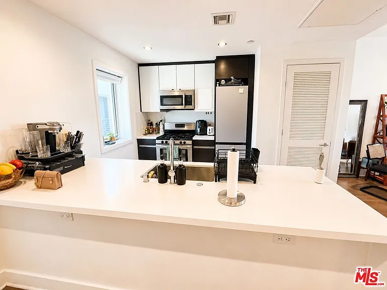 7857 W Manchester Ave #Penthouse 6 — Photo 8