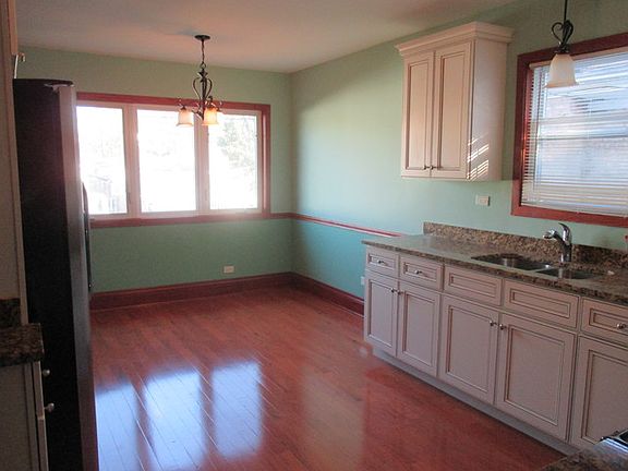 3rd image of 3641 Harvey Ave