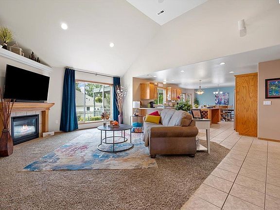 5th image of 205 Bear Dr