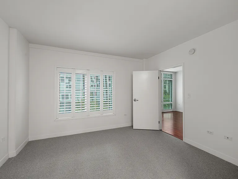 425 W Beech St #312 — Photo 12