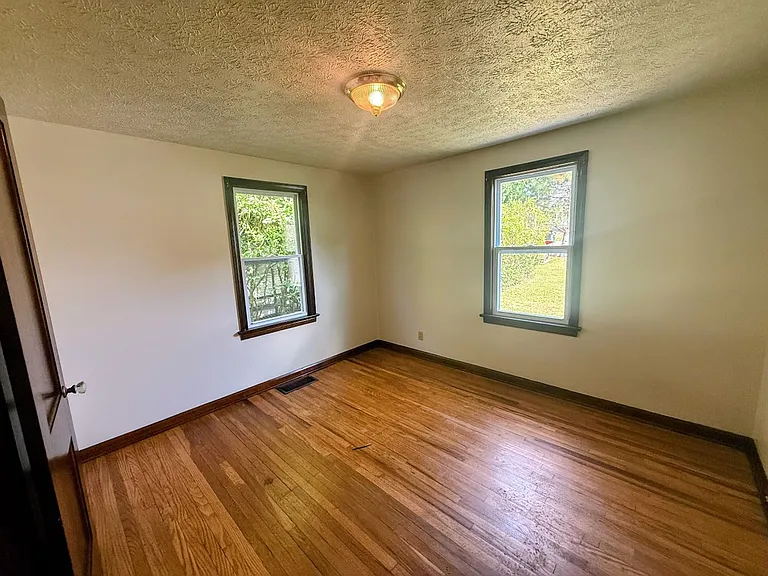 601 Melrose Pl NE — Photo 9