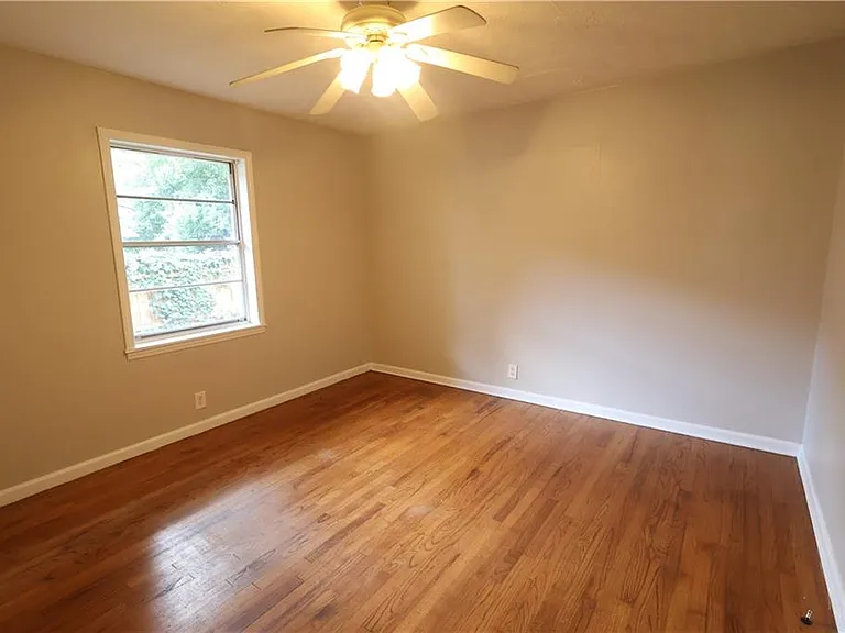 615 S Jefferson St SE — Photo 11