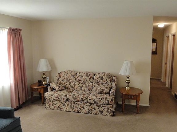 2nd image of 1214 S Main St