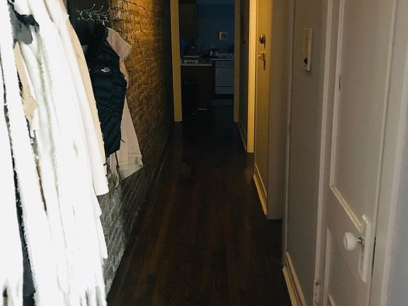 3rd image of 724 W Cornelia Ave APT 2