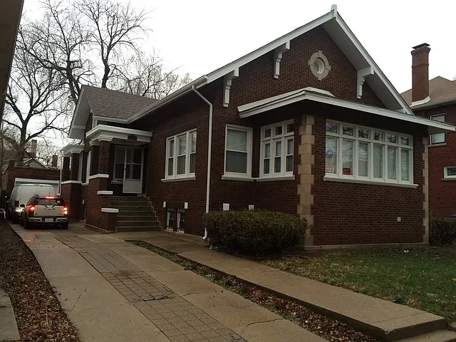 7354 S Merrill Ave photo 1