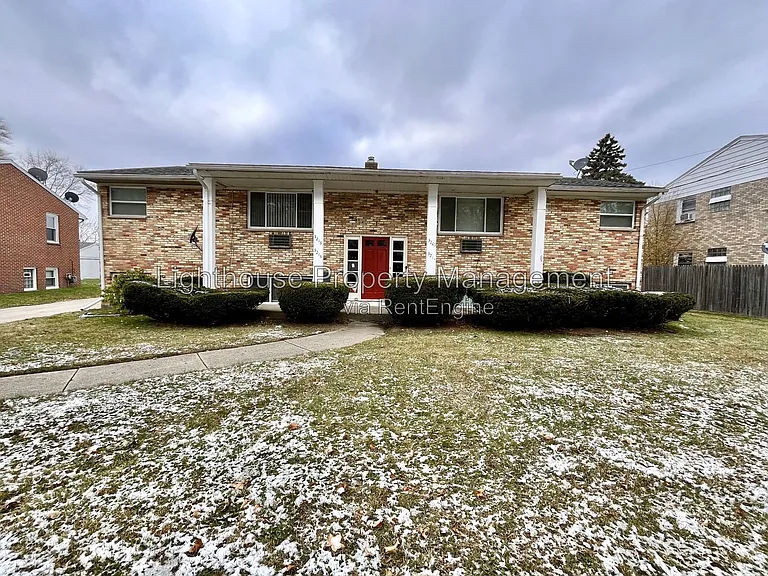 3215 Marshall Ave SE — Photo 11