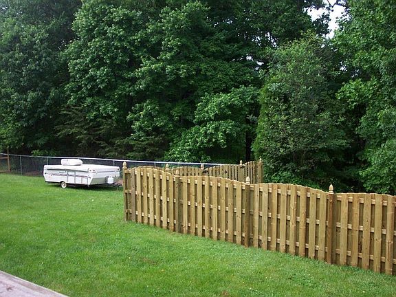 Other view of shadowbox fence