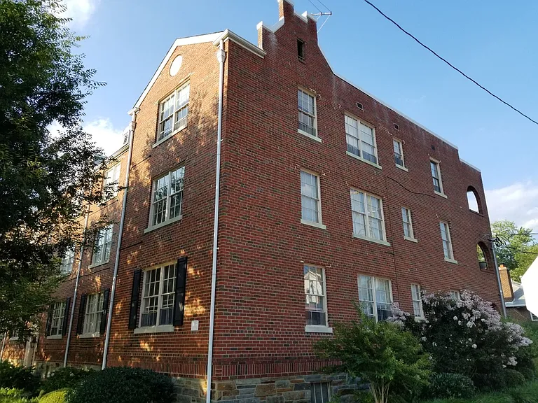 Mount Vernon Ave Apartments — Photo 21