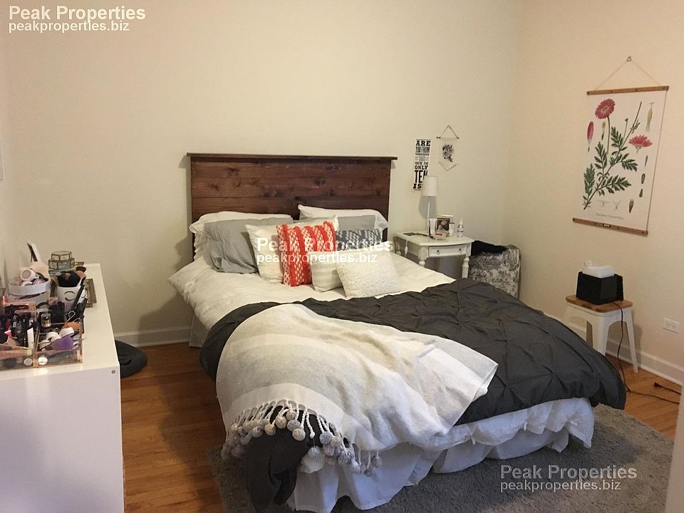 1st image of 3248 W Wellington Ave APT 1